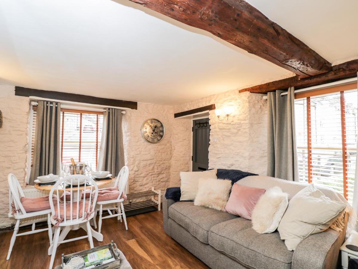 Corner Cottage 马姆斯伯里 外观 照片