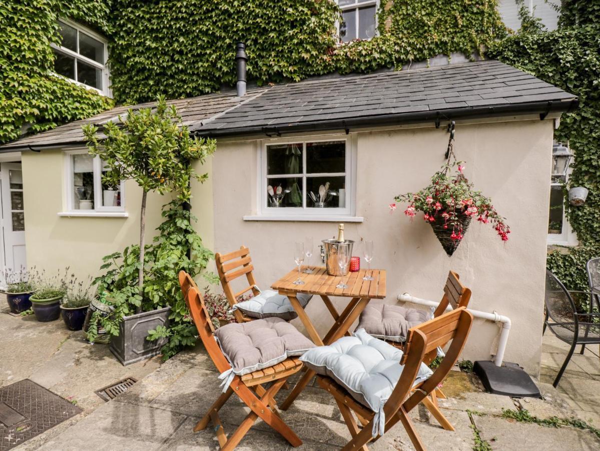 Corner Cottage 马姆斯伯里 外观 照片