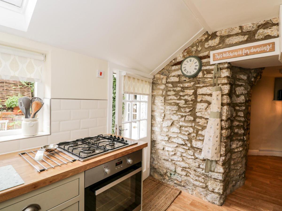 Corner Cottage 马姆斯伯里 外观 照片